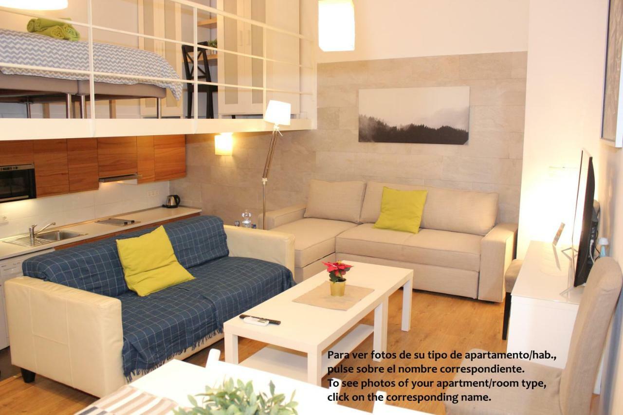 Apartamentos Clavero マラガ エクステリア 写真